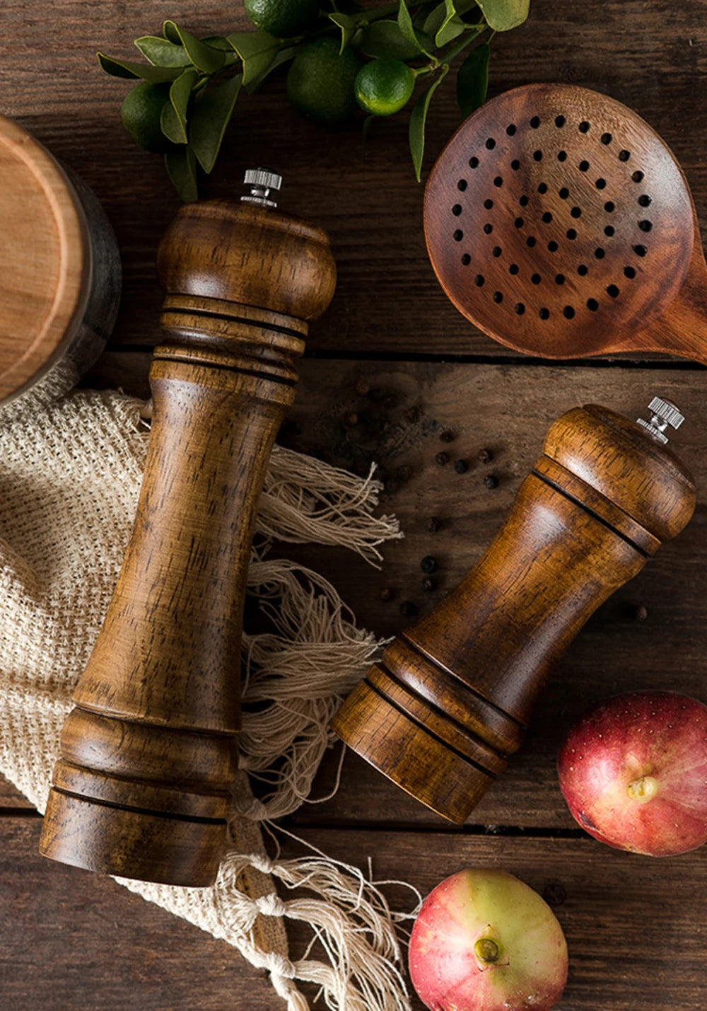 Classical Oak Wood Pepper Spice Mill Grinder Set