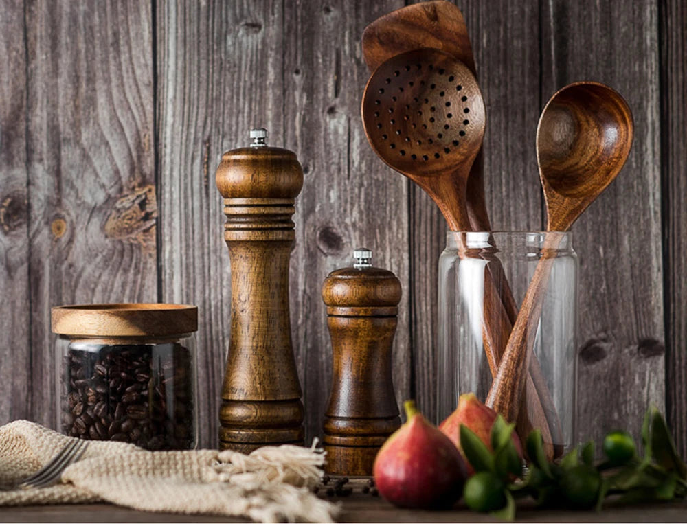 Classical Oak Wood Pepper Spice Mill Grinder Set